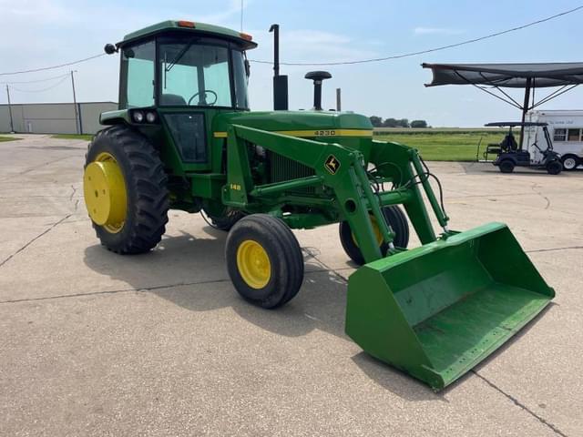 Image of John Deere 4230 equipment image 3