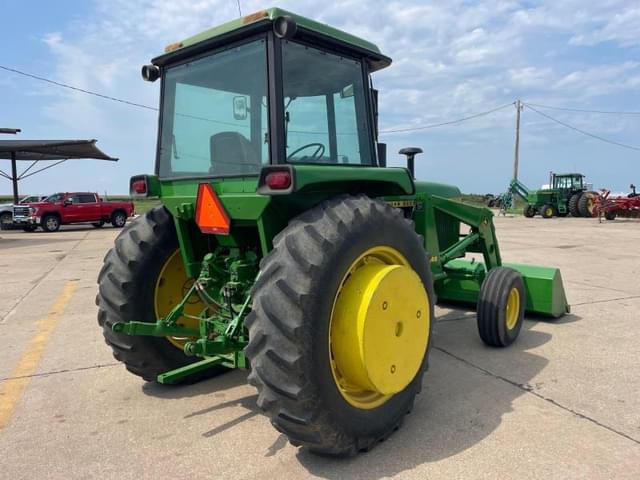 Image of John Deere 4230 equipment image 4