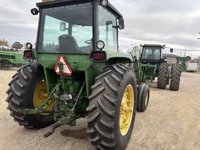 Image of John Deere 4230 equipment image 2