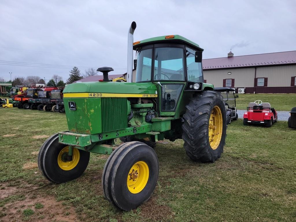 100 to 174 HP Tractors image