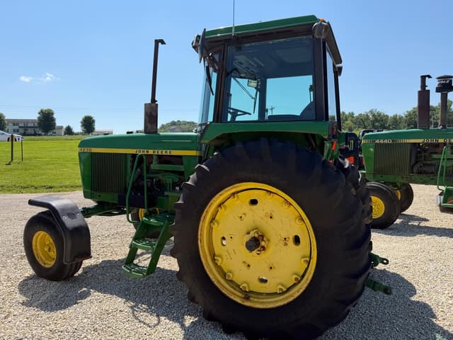 Image of John Deere 4230 equipment image 3