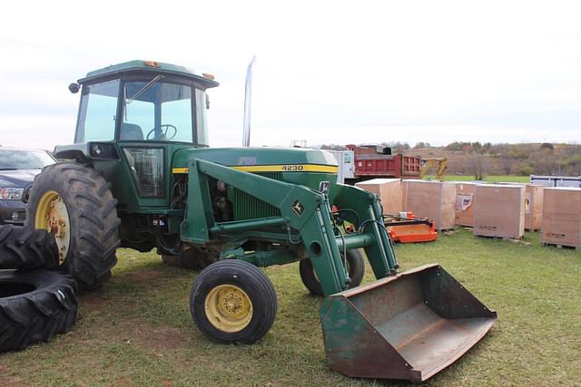 Image of John Deere 4230 equipment image 4