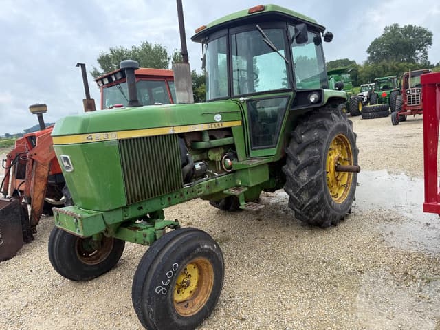 Image of John Deere 4230 equipment image 2