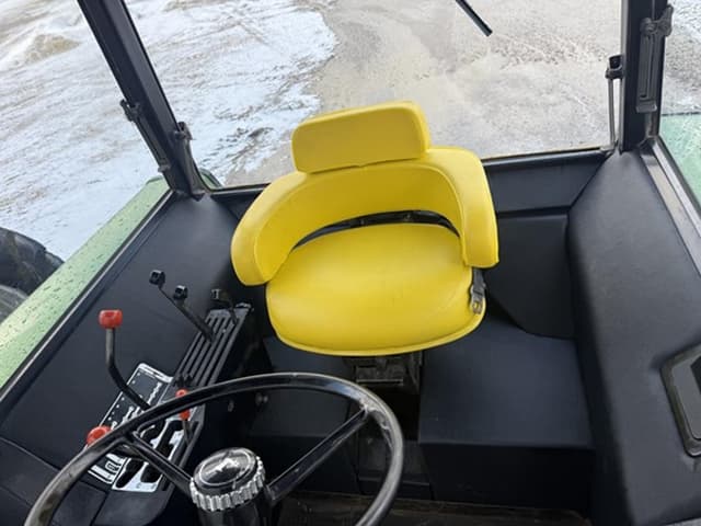 Image of John Deere 4230 equipment image 3