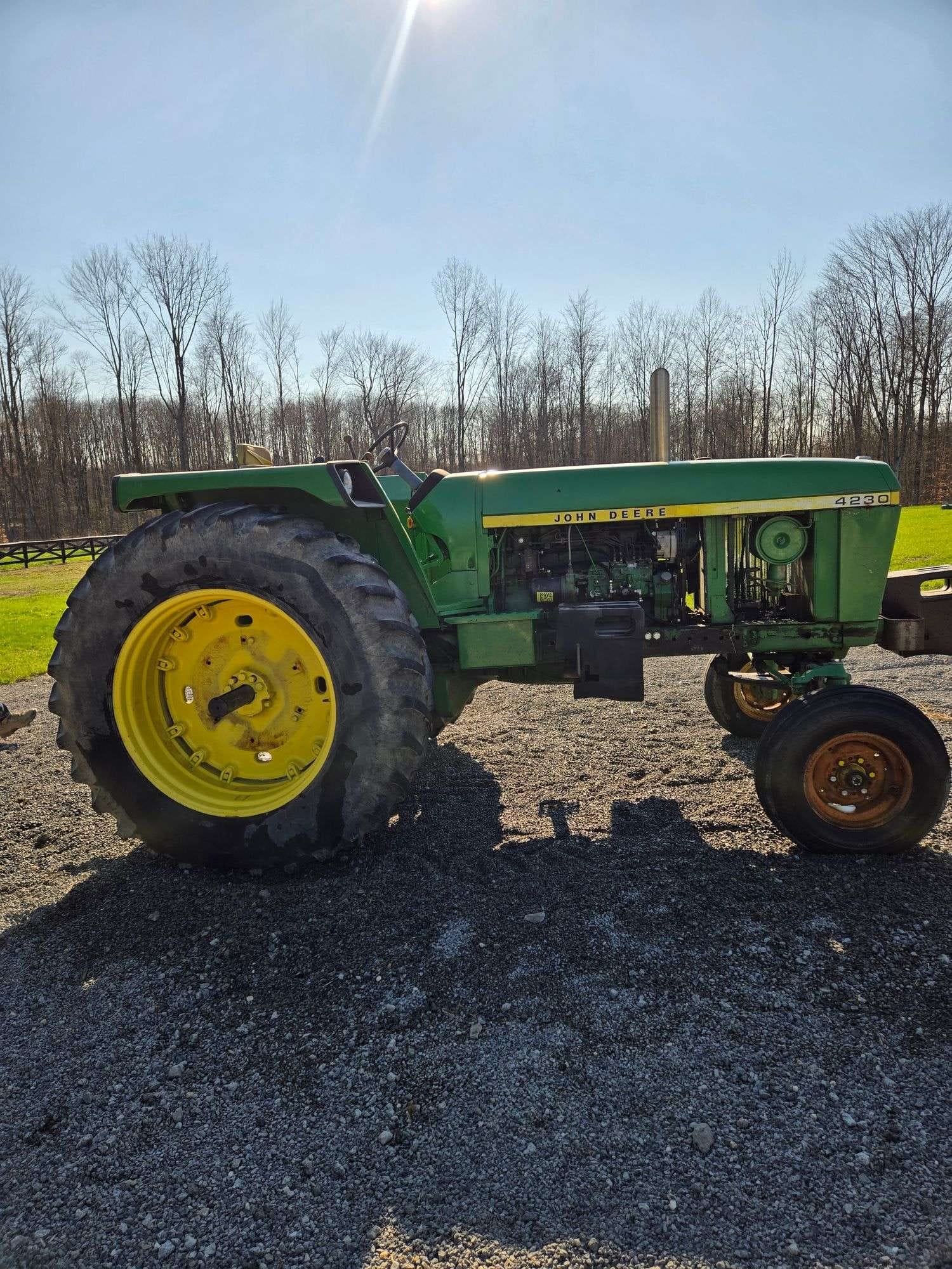 Main image John Deere 4230