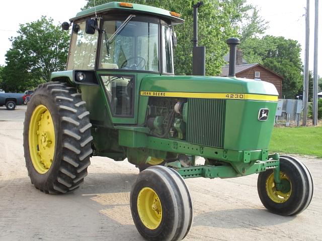 Image of John Deere 4230 equipment image 4