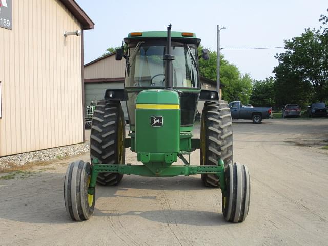 Image of John Deere 4230 equipment image 1