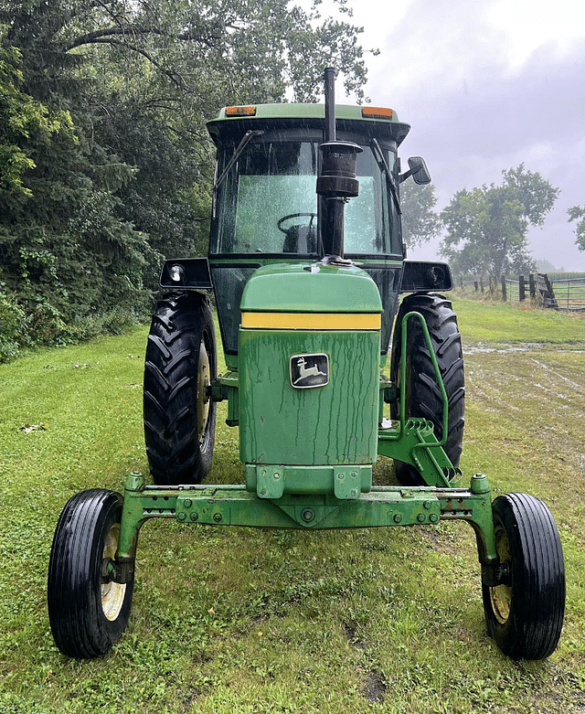 Image of John Deere 4230 equipment image 4