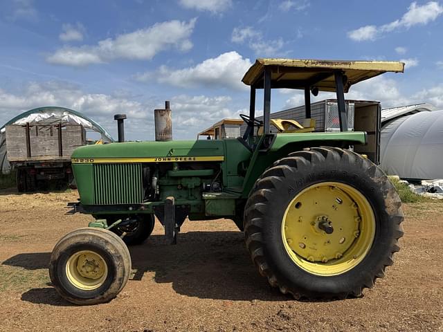 Image of John Deere 4230 equipment image 1