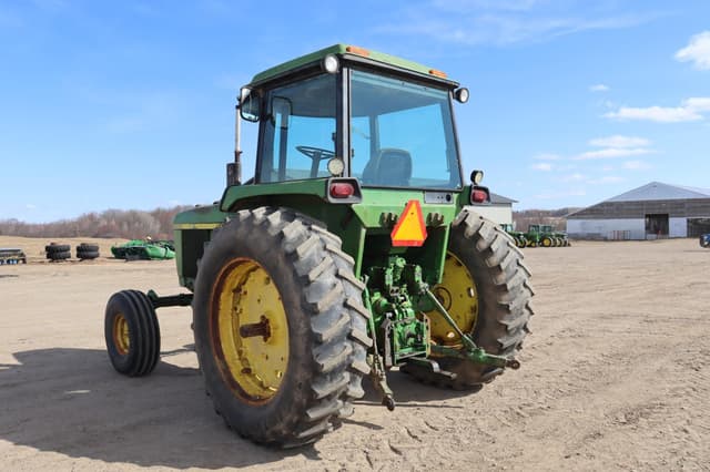 Image of John Deere 4230 equipment image 4