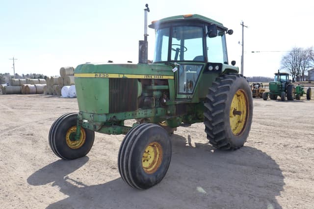 Image of John Deere 4230 equipment image 2