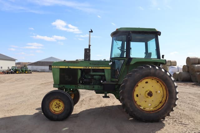 Image of John Deere 4230 equipment image 3