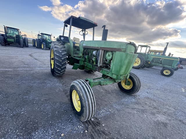 Image of John Deere 4230 equipment image 4