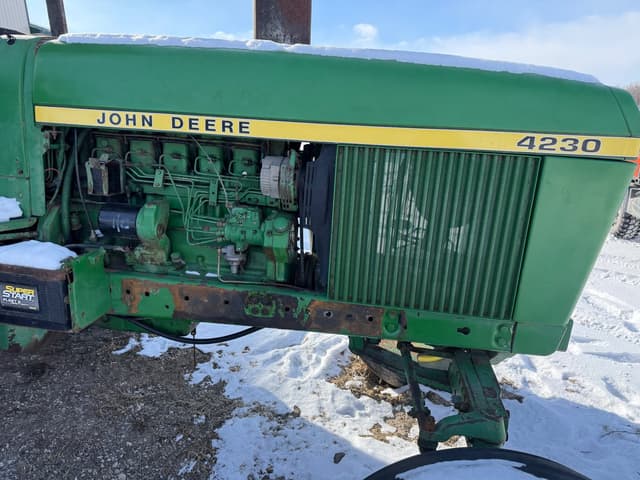 Image of John Deere 4230 equipment image 3