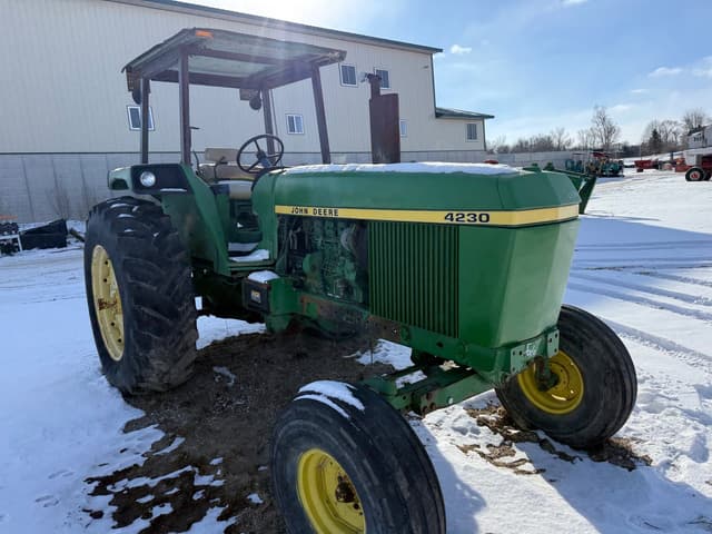 Image of John Deere 4230 equipment image 2