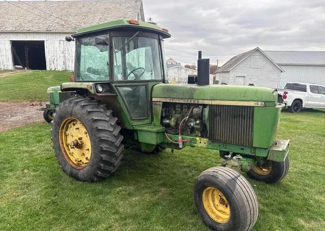 Image of John Deere 4230 equipment image 1