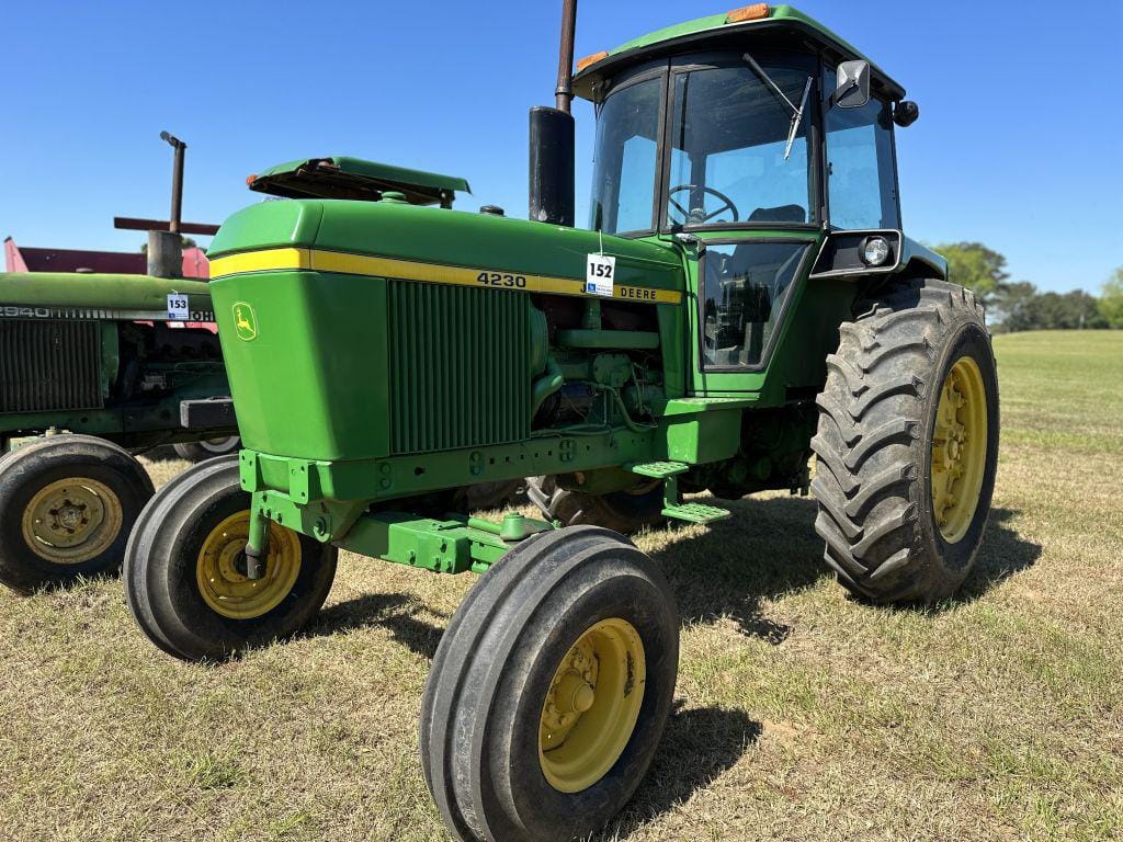 Main image John Deere 4230