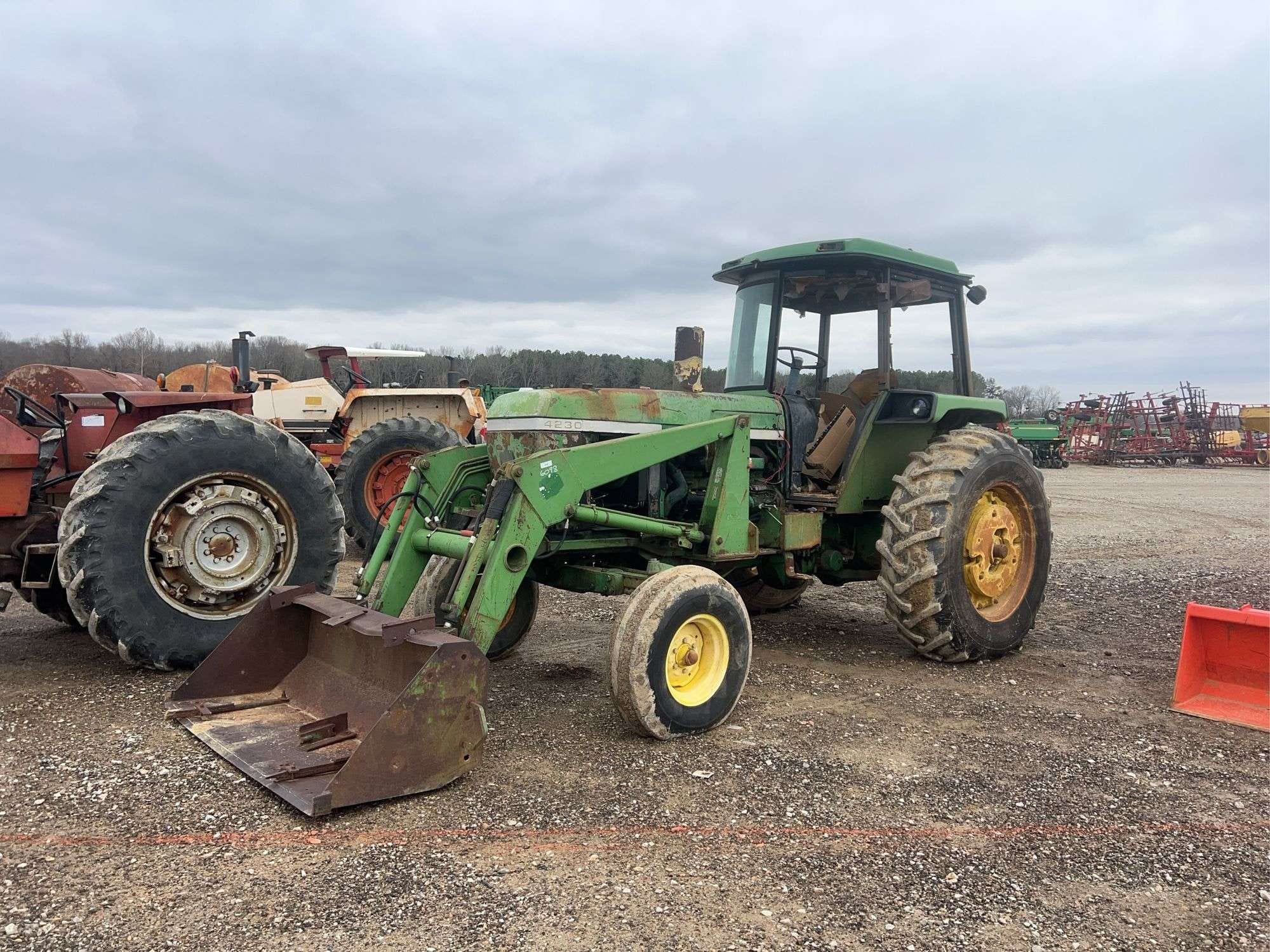 John Deere 4230 Equipment Image0