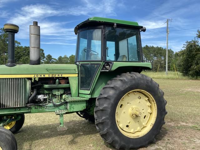 Image of John Deere 4230 equipment image 2