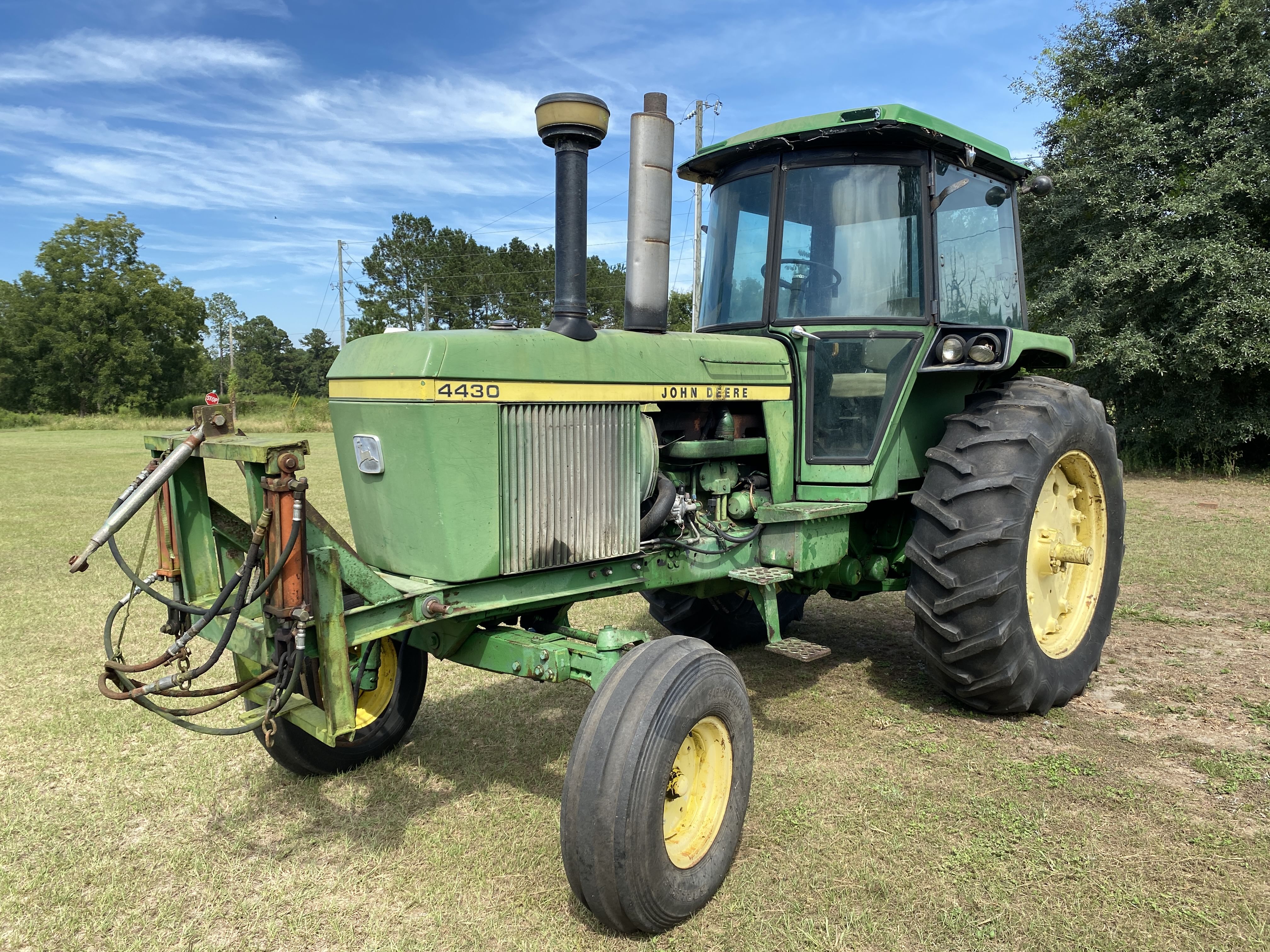 John Deere 4230 Equipment Image0