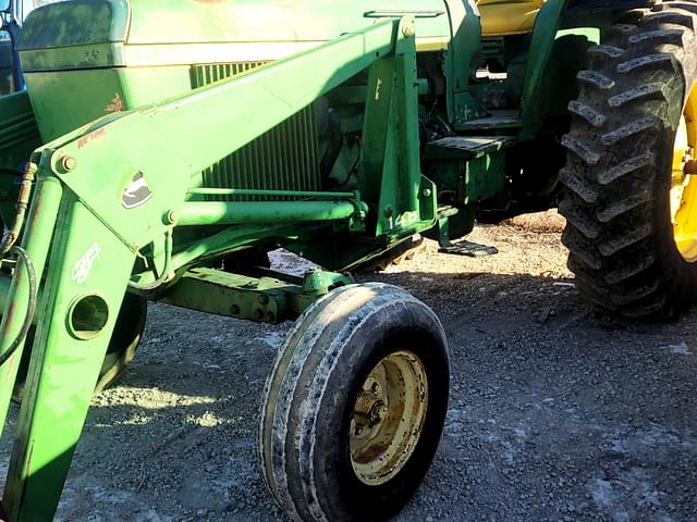 Image of John Deere 4230 equipment image 2