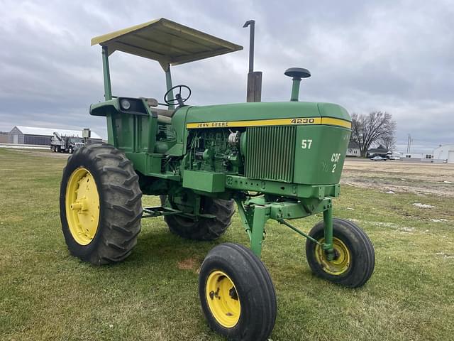 Image of John Deere 4230 equipment image 1