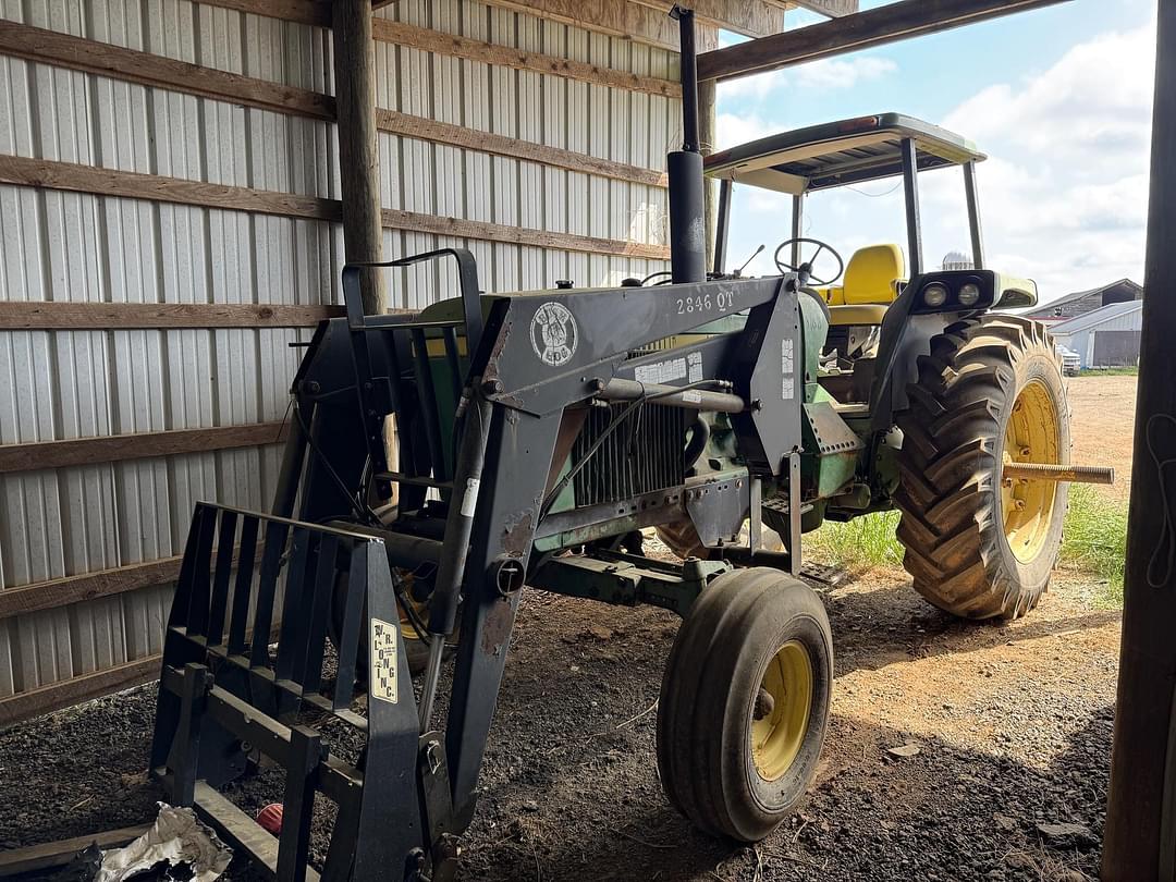 Image of John Deere 4240 Primary image