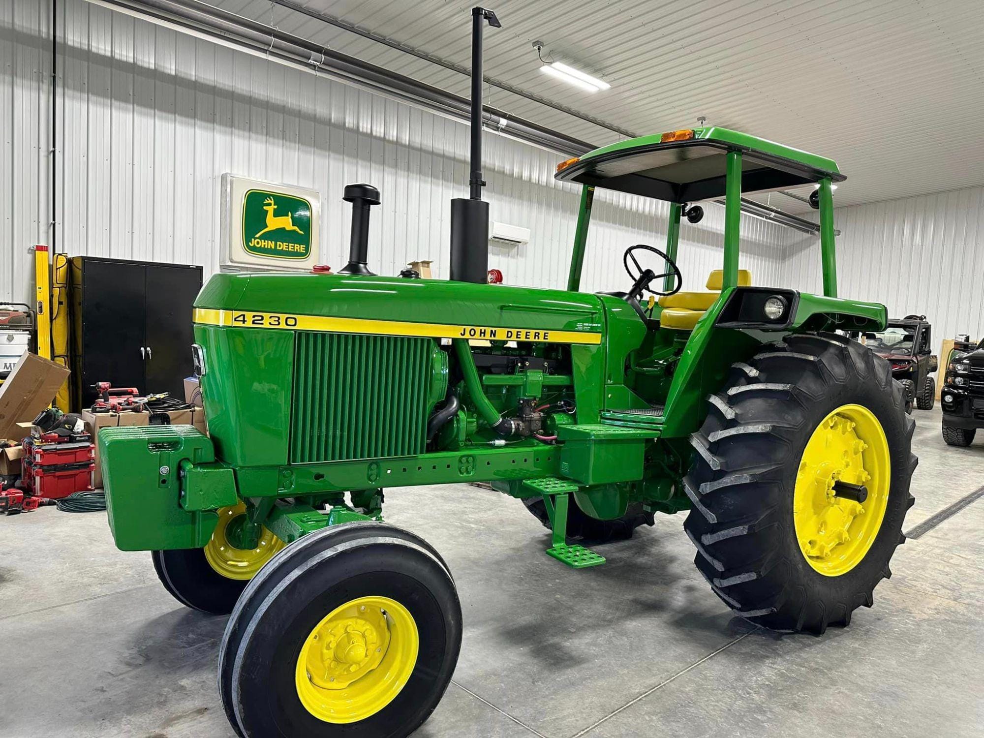 Main image John Deere 4230