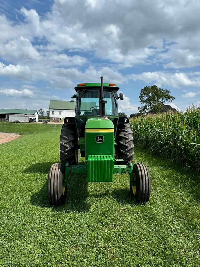 Image of John Deere 4230 equipment image 3