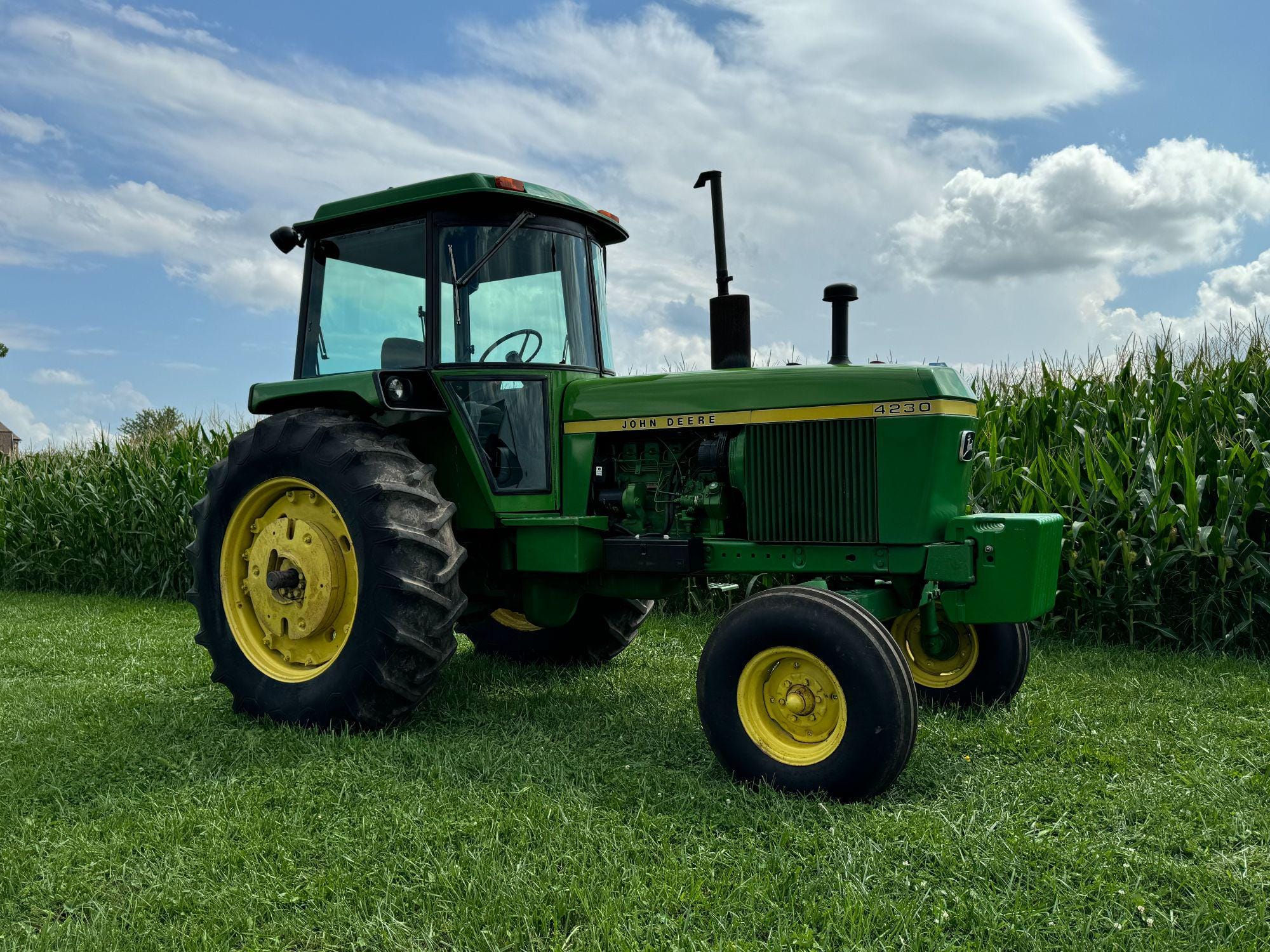 Main image John Deere 4230