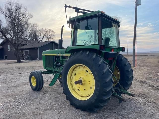 Image of John Deere 4230 equipment image 4