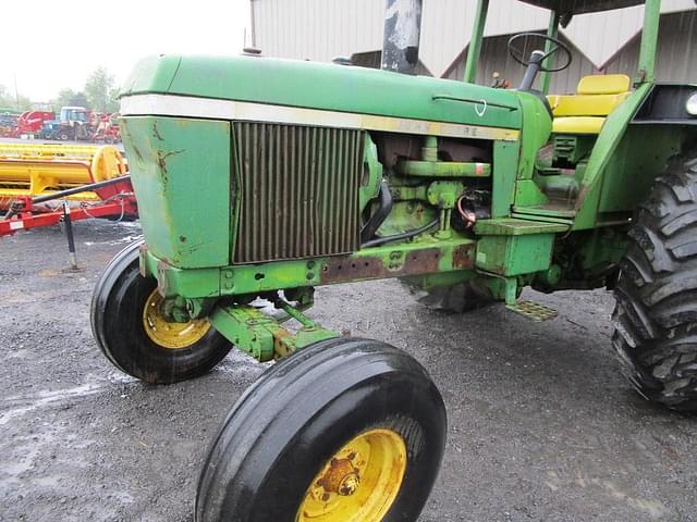 Image of John Deere 4230 equipment image 1
