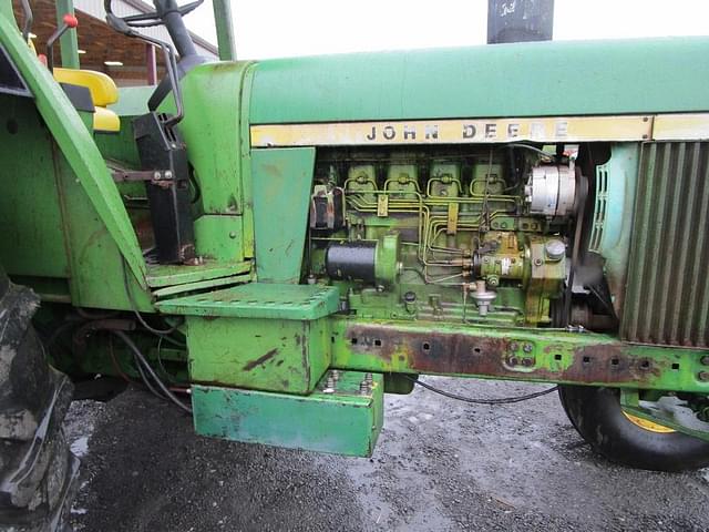 Image of John Deere 4230 equipment image 4
