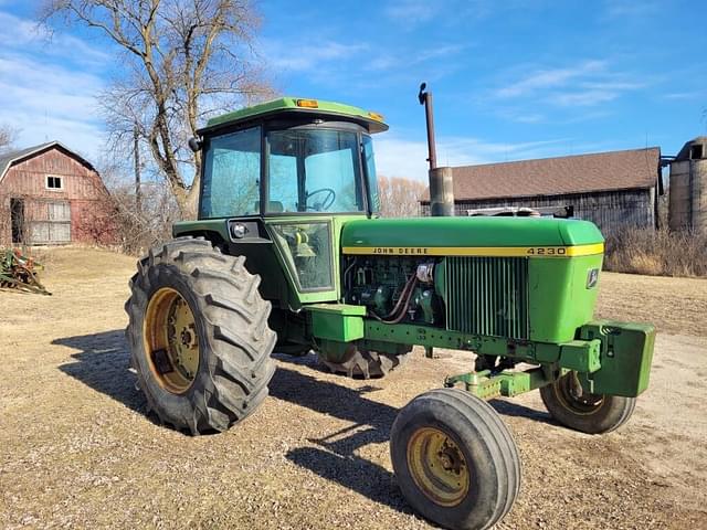 Image of John Deere 4230 equipment image 3