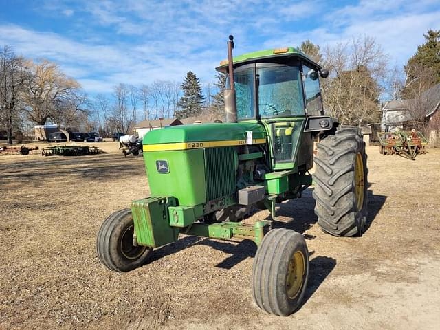 Image of John Deere 4230 equipment image 1