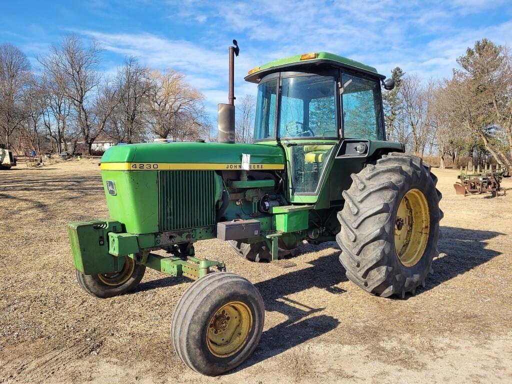 Image of John Deere 4230 Primary image