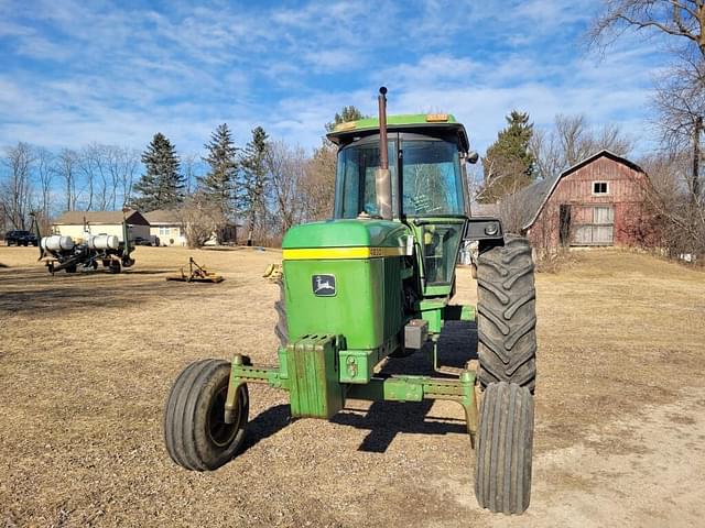 Image of John Deere 4230 equipment image 2