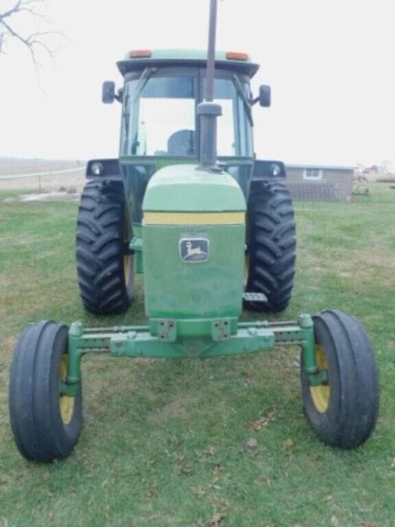 Image of John Deere 4230 equipment image 2