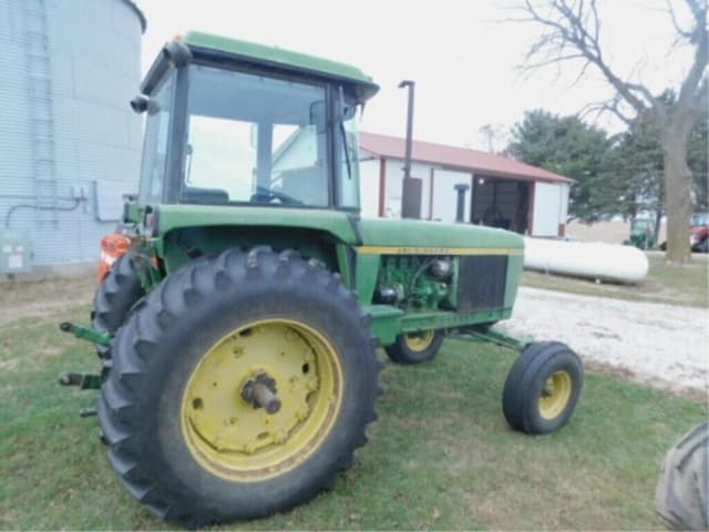 Image of John Deere 4230 equipment image 4