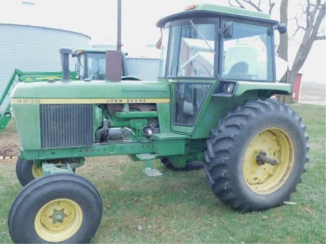 Image of John Deere 4230 equipment image 1