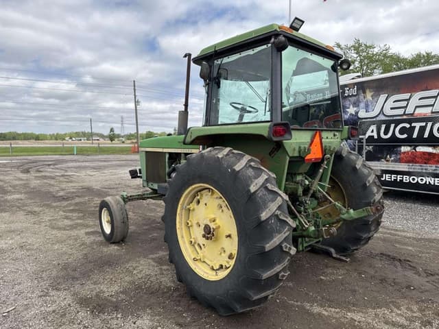 Image of John Deere 4230 equipment image 1