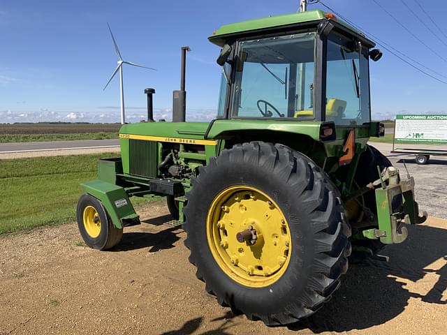 Image of John Deere 4230 equipment image 1