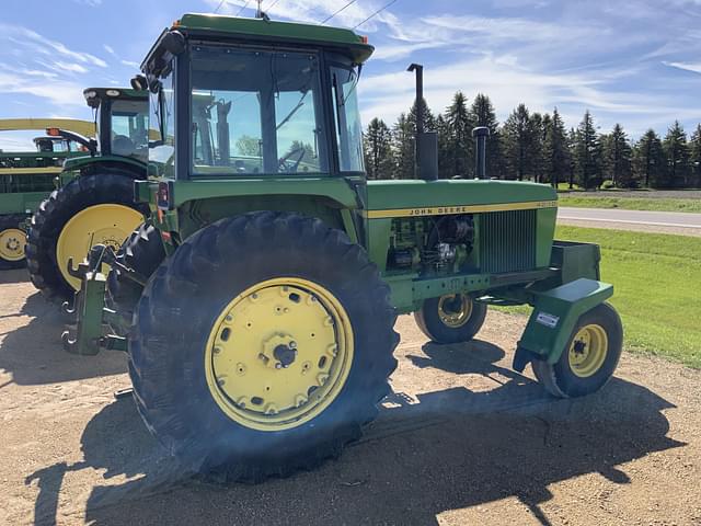 Image of John Deere 4230 equipment image 3