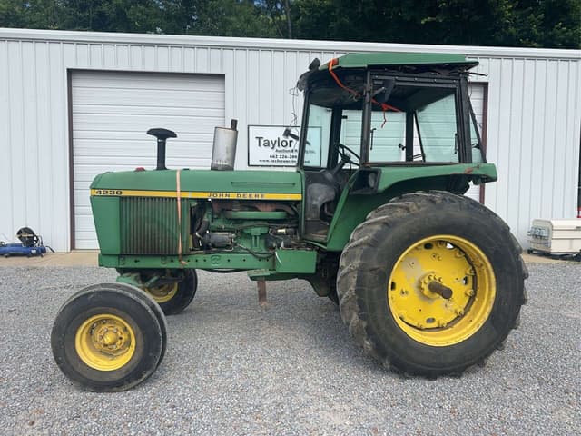 Image of John Deere 4230 equipment image 1