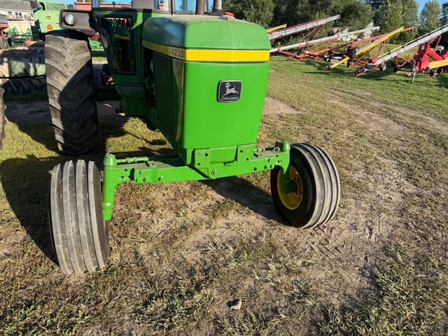 Image of John Deere 4230 equipment image 1
