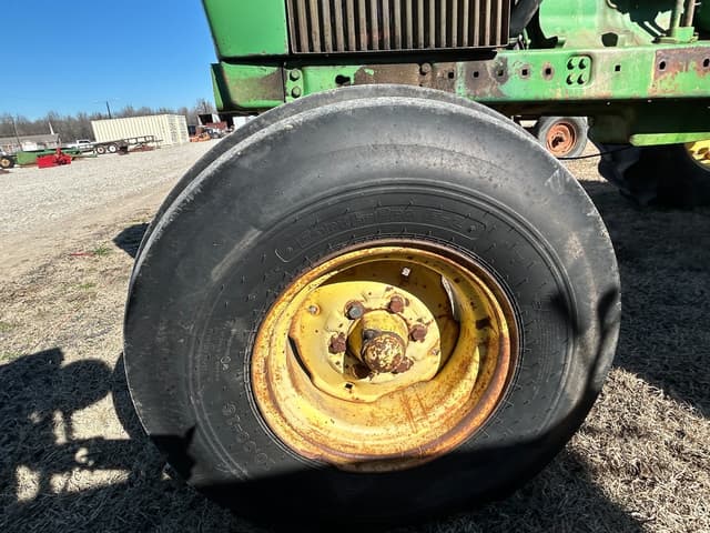 Image of John Deere 4230 equipment image 1