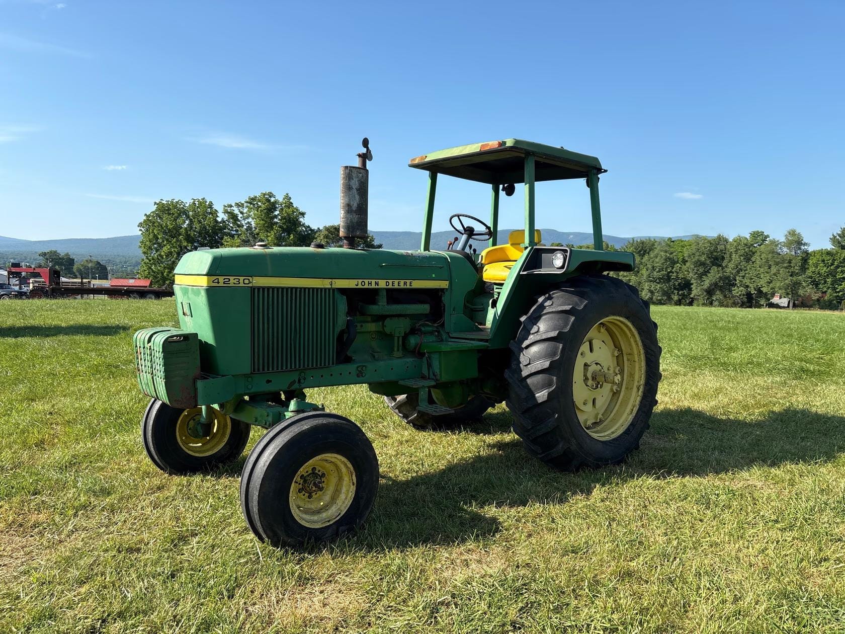 John Deere 4230 Equipment Image0