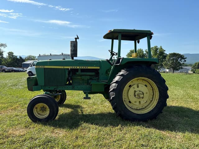 Image of John Deere 4230 equipment image 1
