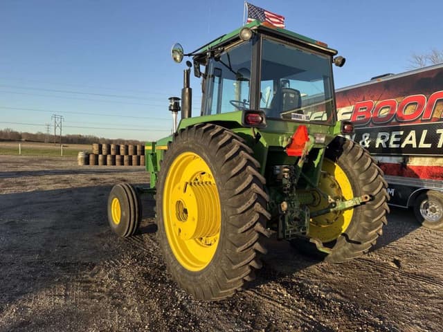 Image of John Deere 4230 equipment image 2