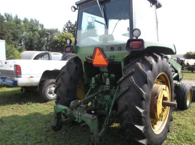 Image of John Deere 4230 equipment image 2